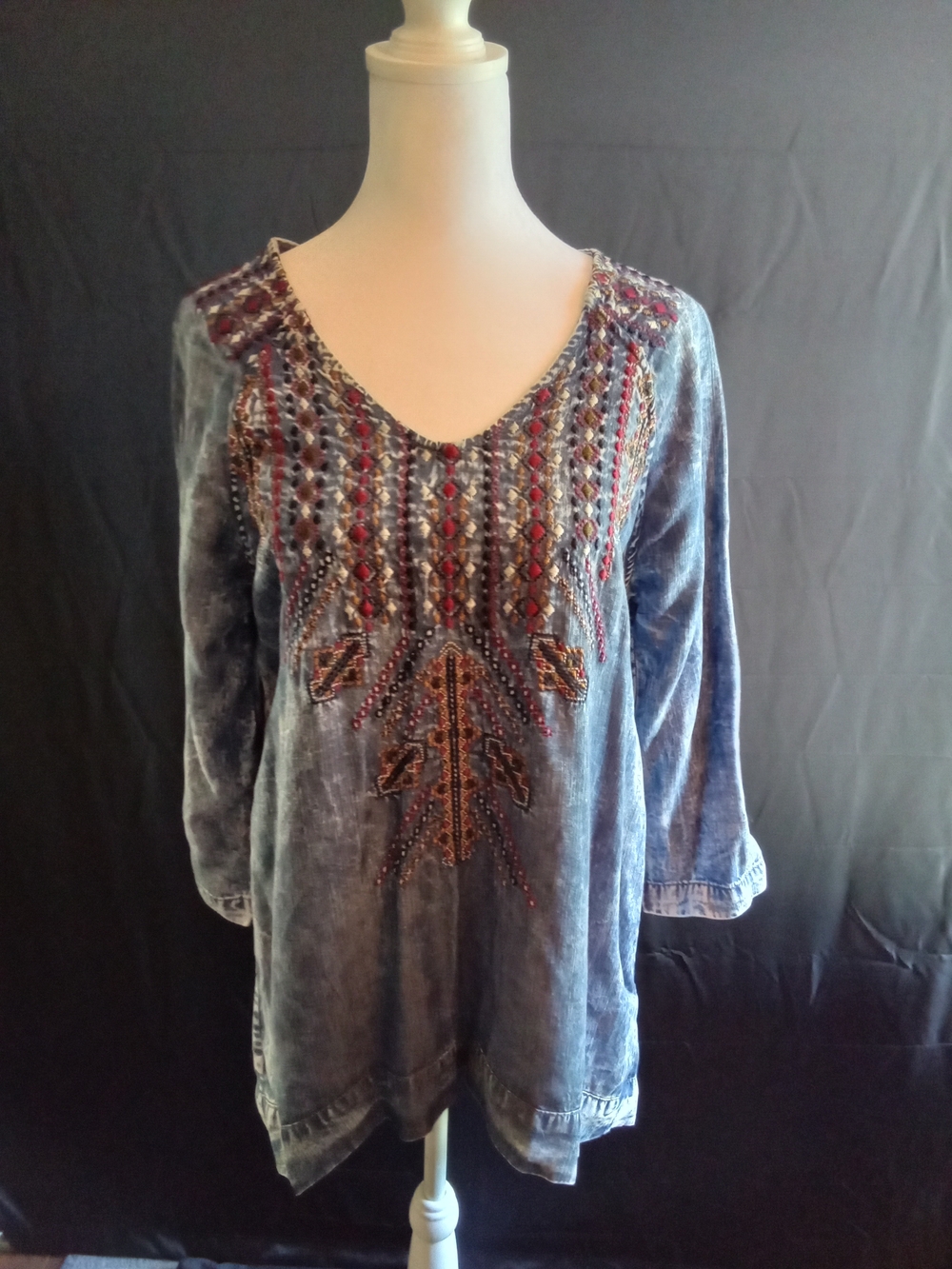 REBA Embroidered V-Neck Tunic Top - Denim Blue Beautiful! SM
